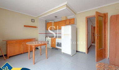 Resale - Apartment / flat - Torrevieja - Playa de los locos