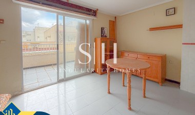 Resale - Apartment / flat - Torrevieja - Playa de los locos