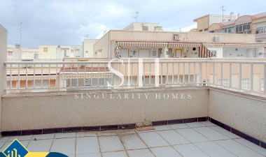 Resale - Apartment / flat - Torrevieja - Playa de los locos
