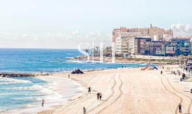 Resale - Apartment / flat - Torrevieja - Playa de los locos