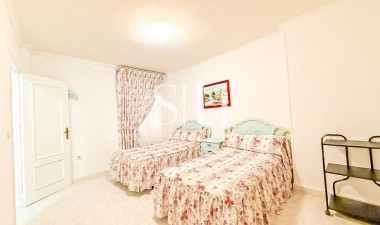 Resale - Apartment / flat - Torrevieja - Playa de los locos