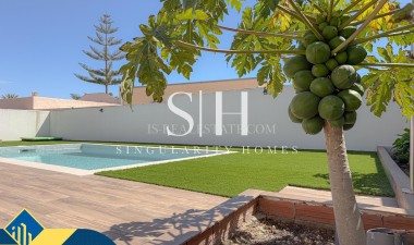 Odsprzedaż - Villa - Torrevieja - Los Balcones