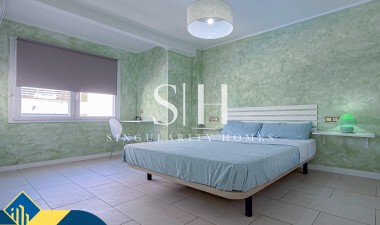 Resale - Apartment / flat - Torrevieja - Playa de los locos
