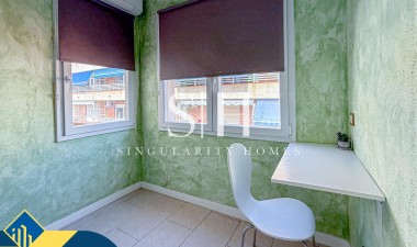 Resale - Apartment / flat - Torrevieja - Playa de los locos