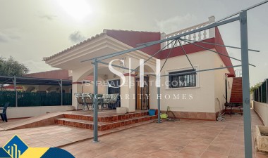 Återförsäljning - Villa - Torrevieja - Aguas Nuevas
