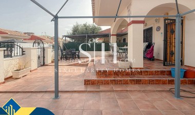 Återförsäljning - Villa - Torrevieja - Aguas Nuevas