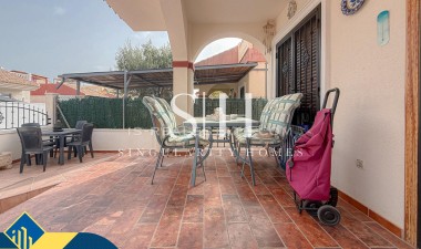 Återförsäljning - Villa - Torrevieja - Aguas Nuevas