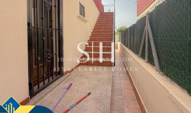 Återförsäljning - Villa - Torrevieja - Aguas Nuevas