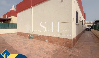 Återförsäljning - Villa - Torrevieja - Aguas Nuevas