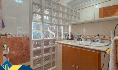 Återförsäljning - Villa - Torrevieja - Aguas Nuevas