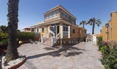 Resale - Villa - Torrevieja - Aguas nuevas 1