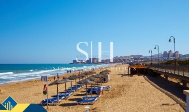 Resale - Apartment / flat - Torrevieja - Playa de los locos