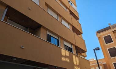 Resale - Apartment / flat - Torrevieja - torrevieja