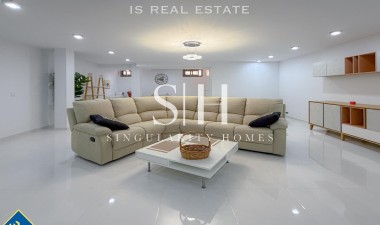 Reventa - Villa - Orihuela Costa - PAU 26