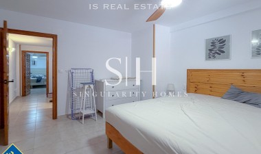 Resale - Apartment / flat - Torrevieja - Playa de los locos