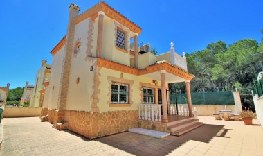 Resale - Villa - Orihuela Costa - Los Dolses