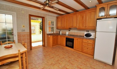 Resale - Villa - Orihuela Costa - Los Dolses