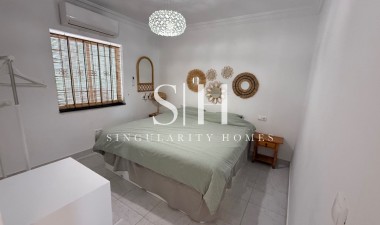 Перепродажа - Villa - Torrevieja - La Siesta - El Salado - Torreta