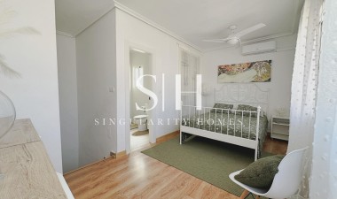 Перепродажа - Villa - Orihuela Costa - La Zenia