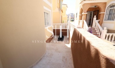 Återförsäljning - Villa - Orihuela Costa - Costa Blanca