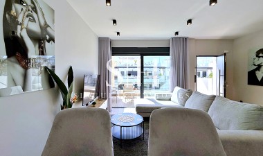 Odsprzedaż - Mieszkanie w bloku - Orihuela Costa - Punta Prima