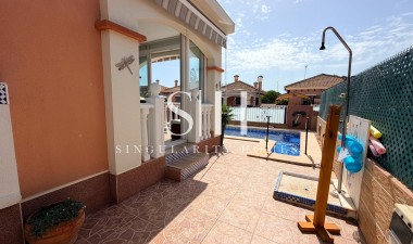 Återförsäljning - Villa - Los Montesinos - Costa Blanca