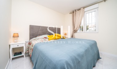 Odsprzedaż - Bungalow - Torrevieja - Torreta