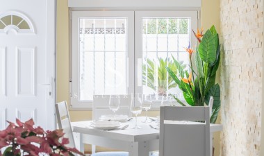 Odsprzedaż - Bungalow - Torrevieja - Torreta