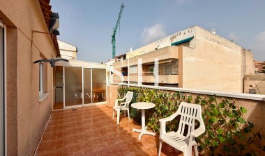 Odsprzedaż - Mieszkanie w bloku - Torrevieja - Playa del Cura