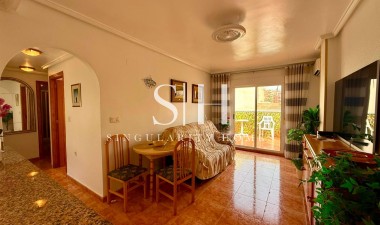 Odsprzedaż - Mieszkanie w bloku - Torrevieja - Playa del Cura