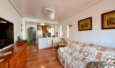 Odsprzedaż - Mieszkanie w bloku - Torrevieja - Playa del Cura