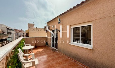 Odsprzedaż - Mieszkanie w bloku - Torrevieja - Playa del Cura