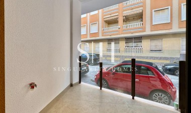 Resale - Apartment / flat - Torrevieja - Habaneras