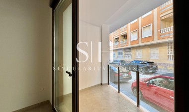 Resale - Apartment / flat - Torrevieja - Habaneras