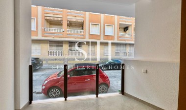 Resale - Apartment / flat - Torrevieja - Habaneras