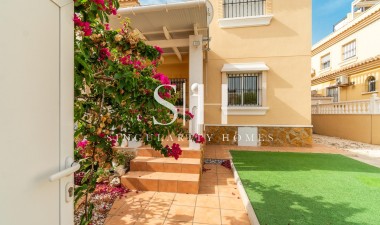 Odsprzedaż - Mieszkanie w bloku - Orihuela Costa - Los Dolses