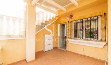 Odsprzedaż - Mieszkanie w bloku - Orihuela Costa - Los Dolses
