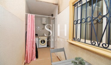 Odsprzedaż - Mieszkanie w bloku - Orihuela Costa - Punta Prima