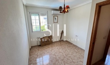 Odsprzedaż - Villa - Torrevieja - aguas nuevas