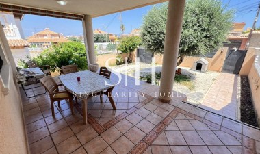 Odsprzedaż - Villa - Torrevieja - aguas nuevas
