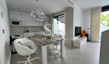 Odsprzedaż - Villa - Orihuela Costa - Villamartín-las Filipinas