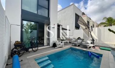 Odsprzedaż - Villa - Orihuela Costa - Villamartín-las Filipinas
