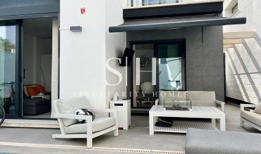 Odsprzedaż - Villa - Orihuela Costa - Villamartín-las Filipinas