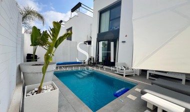 Odsprzedaż - Villa - Orihuela Costa - Villamartín-las Filipinas