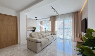 Odsprzedaż - Mieszkanie w bloku - Torrevieja - Playa del Cura