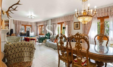Återförsäljning - Villa - Torrevieja - Los balcones