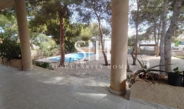 Återförsäljning - Villa - Torrevieja - Los balcones