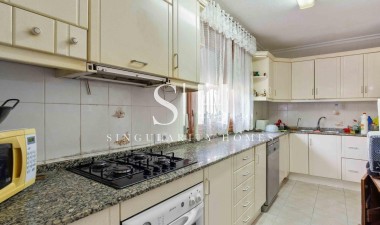 Återförsäljning - Villa - Torrevieja - Los balcones