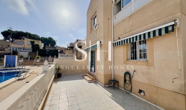 Återförsäljning - Villa - Orihuela Costa - Los Balcones