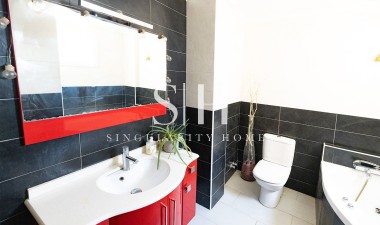 Odsprzedaż - Mieszkanie w bloku - Torrevieja - Costa Blanca